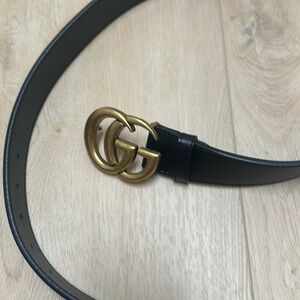 Black Gucci belt